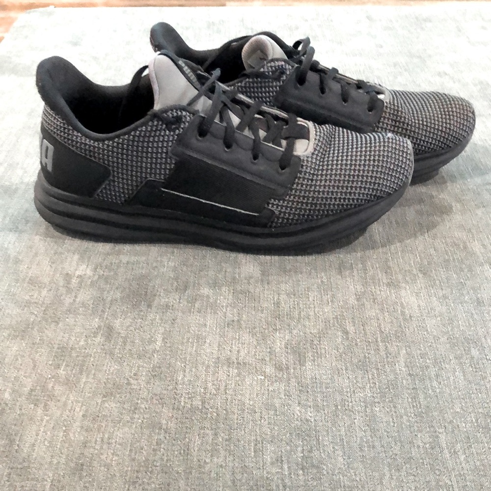 Puma running shoes. Size 10.5.